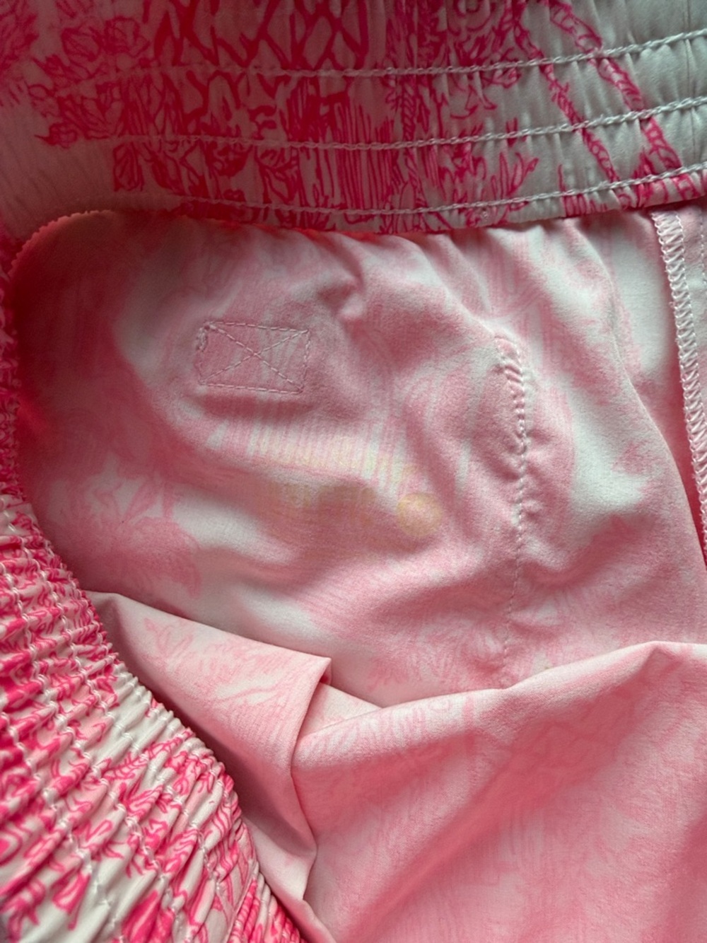 Lily Pulitzer Luxletic Backcourt Printed Shorts Pink White sz M - Picture 4 of 6